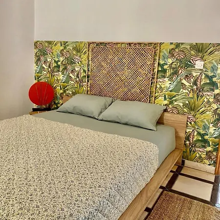 アパート Krystallia Backyard House