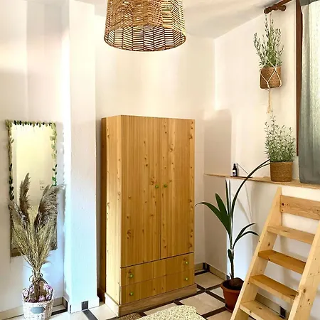 Krystallia Backyard House