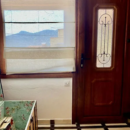 Krystallia Backyard House Lägenhet *