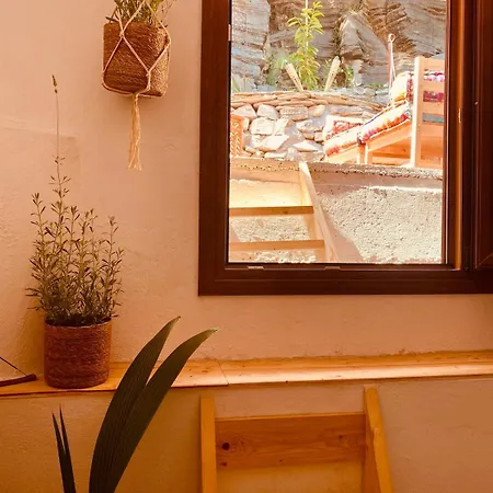 Lägenhet Krystallia Backyard House *