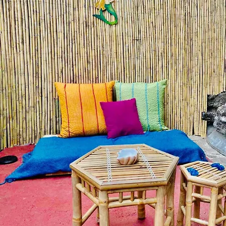 Krystallia Backyard House Lägenhet *