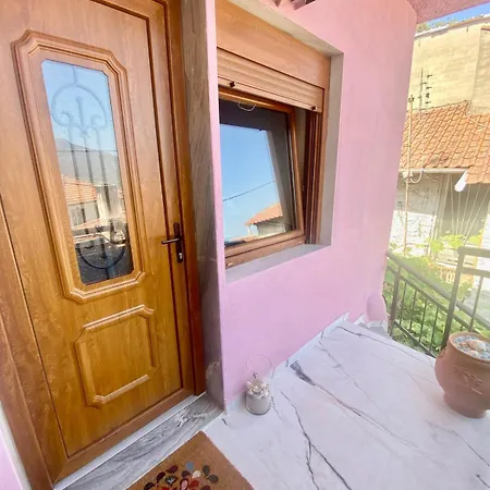 Krystallia Backyard House Lägenhet